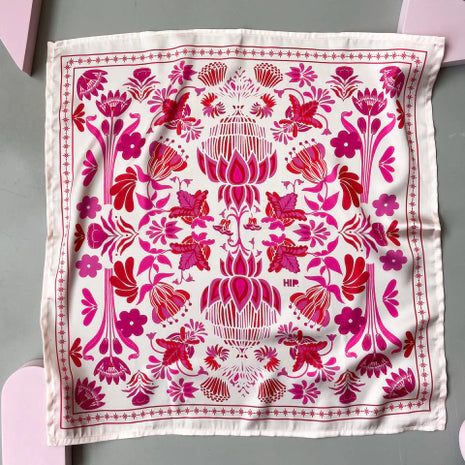 Pañoleta Flori Fucsia 45x45