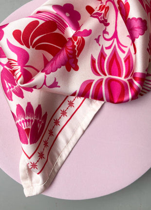 Pañoleta Flori Fucsia 45x45