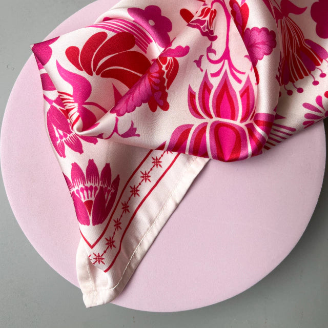 Pañoleta Flori Fucsia 45x45