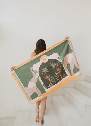 Toalla playera de microfibra Oasis Oliva