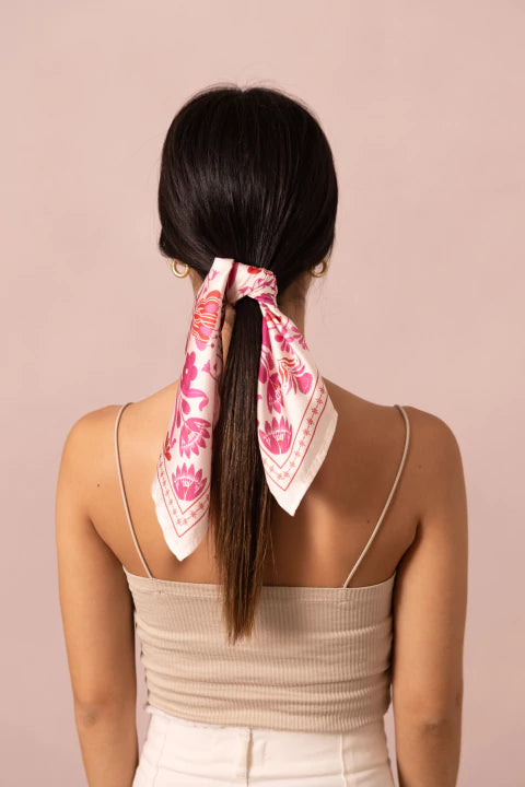 Pañoleta Flori Fucsia 45x45