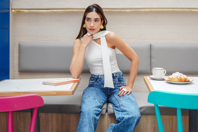 <h1>MOMENTS IN BLOOM</h1>