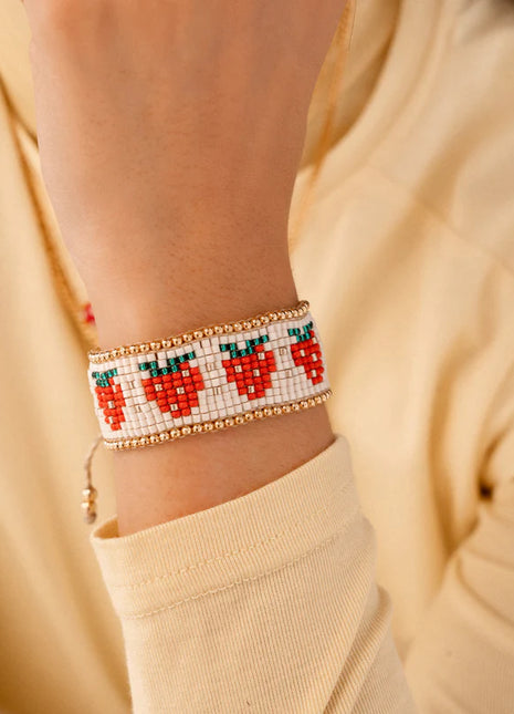 Pulsera Tejida Fresas + Aretes