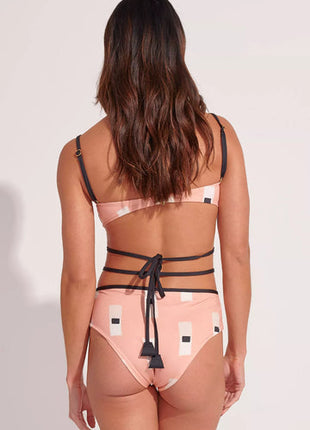 Bikini The Pleasant Lady